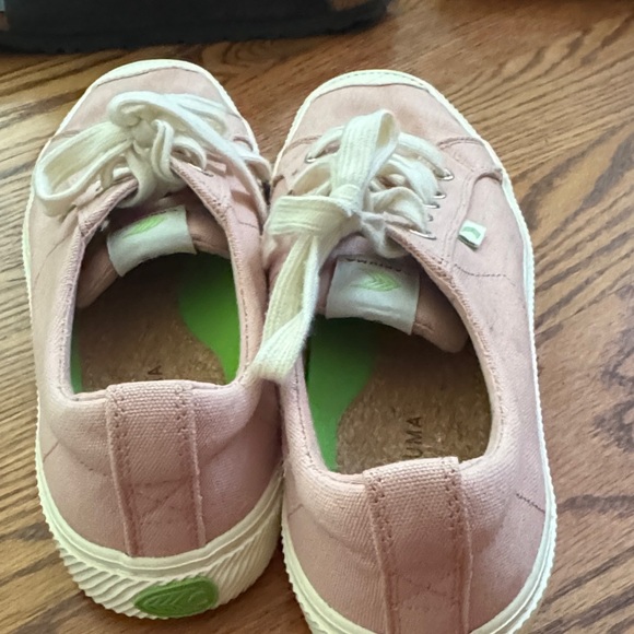 Cariuma Women's Blush Canvas Sneakers - Picture 3 of 4